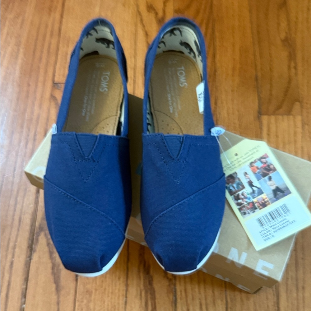 NWB TOMS Blue Canvas Footwear women’s size 6